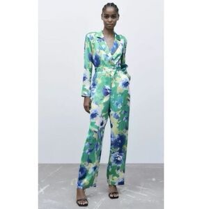 New with tags ZARA Floral Print Long Sleeved Multicolored Jumpsuit XS